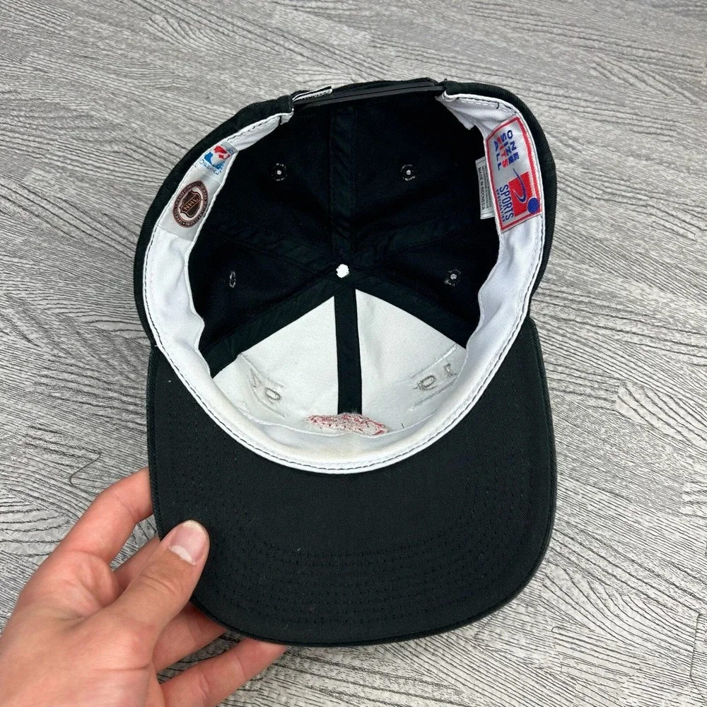 Vintage Sports Specialties Detroit Red Wings Hat Cap Snap Back Black Champions‎